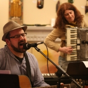 Das Binky and Nancy Rost Folk up the joint